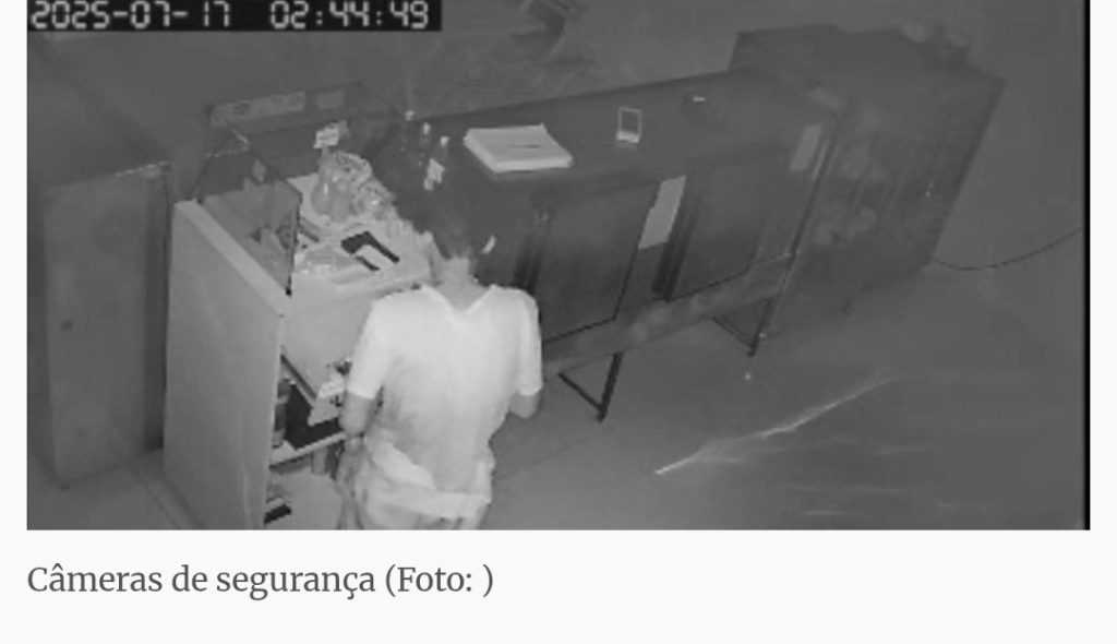 Câmera flagra homem furtando padaria em Coremas
