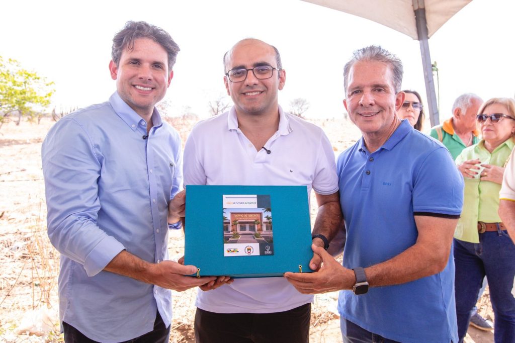 Hugo Motta participa das comemorações de 144 anos de Brejo do Cruz e anuncia novos investimentos para a cidade