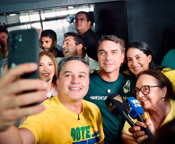 Efraim anuncia últimos detalhes para recepção a Flávio Bolsonaro em Campina nesta sexta-feira