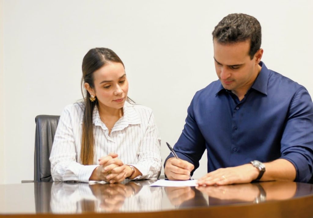 Governador sanciona inclusão de órfãos de feminicídio no Paraíba que Acolhe