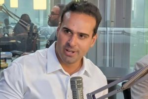 Em debate, Lucas anuncia R$ 15 milhões para startups e novo distrito industrial em Campina Grande