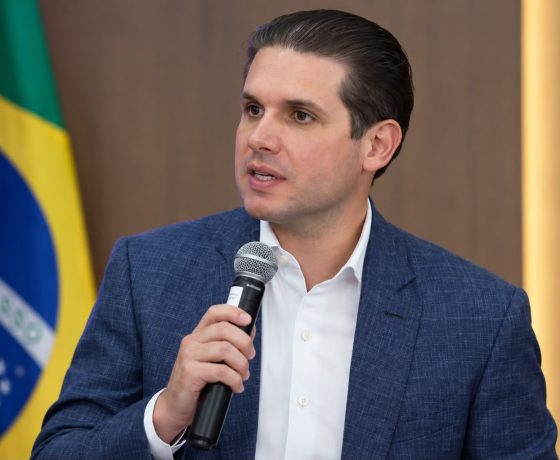 Hugo Motta anuncia chegada do novo tomógrafo de 80 canais para o Hospital Regional de Patos