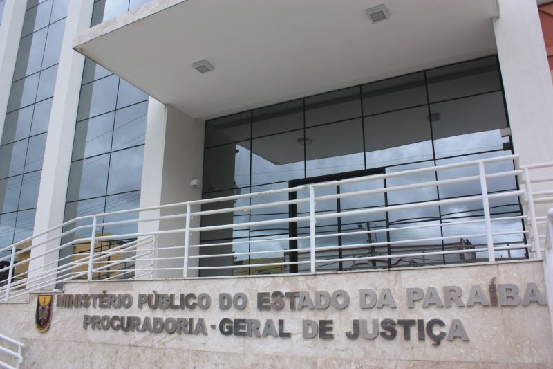 Câmara é investigada por suposto superfaturamento e uso indevido de carro alugado por R$ 49,5 mil, no Cariri