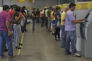 Bancos não terão atendimento presencial na segunda-feira (12)