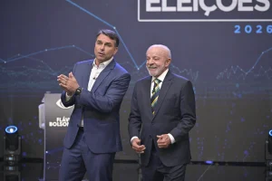 PoderData/Aya: Flávio 52% x Lula 48% nos votos válidos